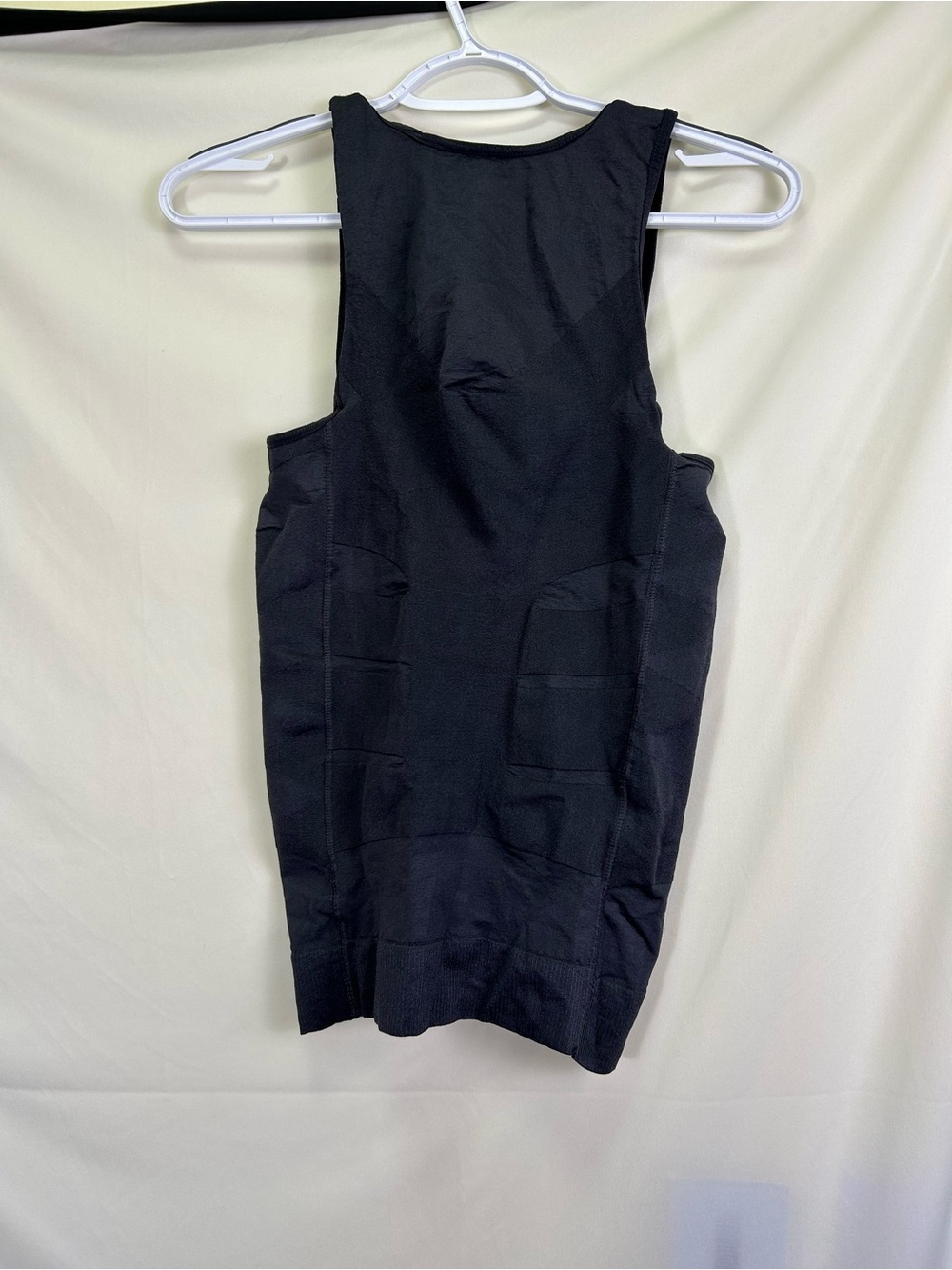 Natural Posture Textured Ribbed Tank Top - Picture 3 of 5